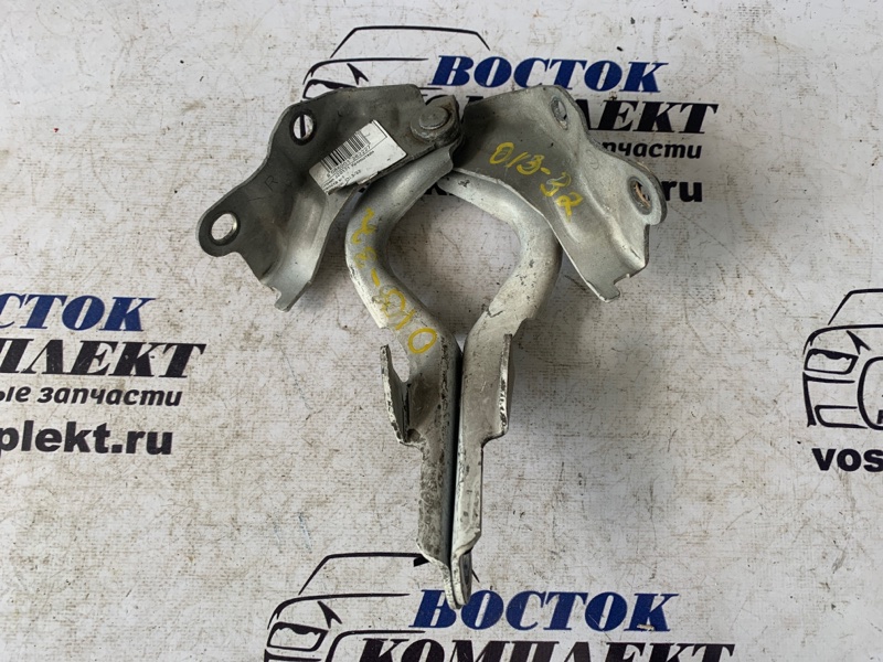 Петля капота Toyota Crown 2000 JZS171 1JZ-GE