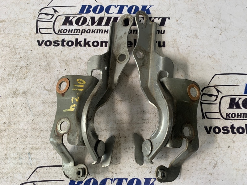 Петля капота Toyota Voxy AZR60G 1AZ-FSE