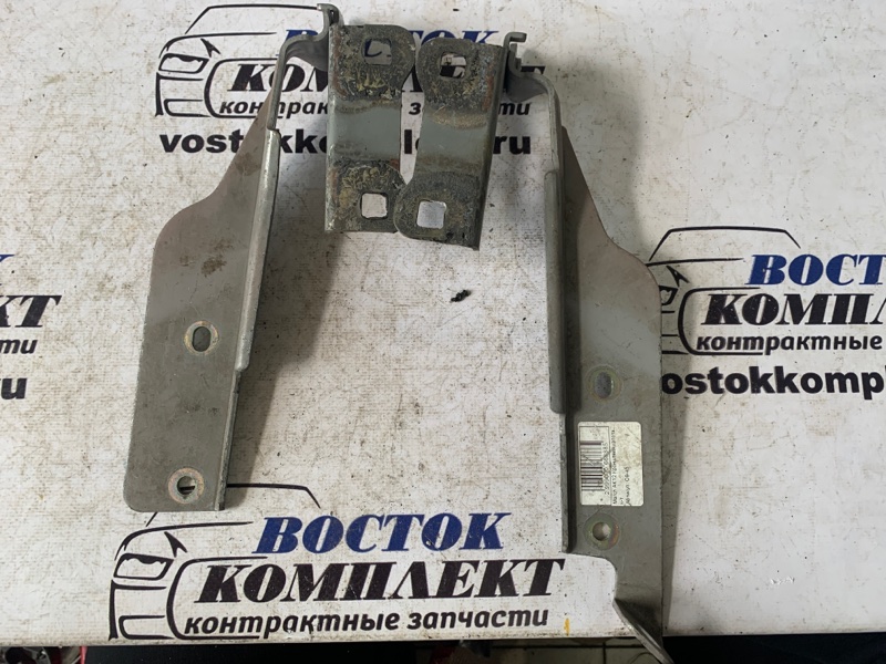 Петля капота Nissan March AK12 CR12DE