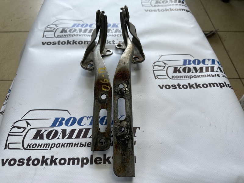 Петля капота Honda Fit GD1 L13A