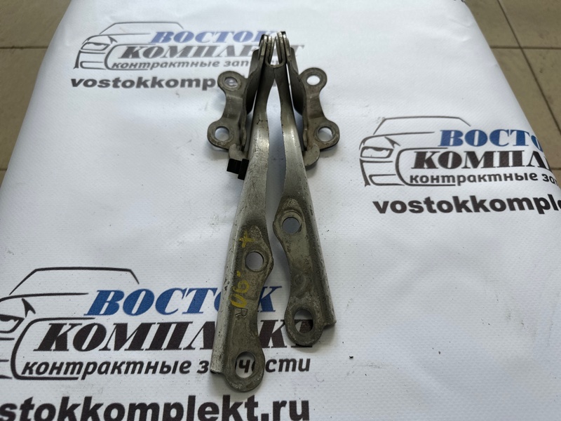 Петля капота Toyota Opa ZCT10 1ZZ-FE