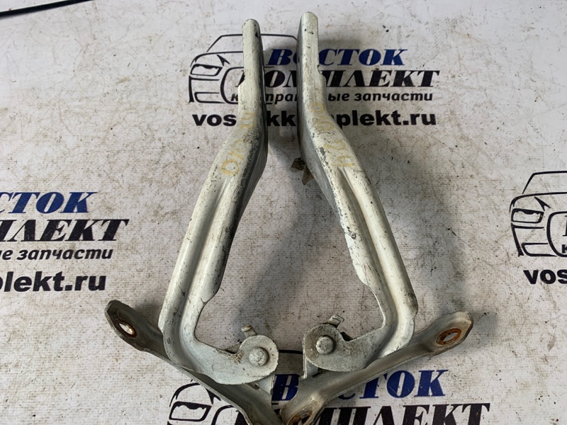 Петля капота Honda Civic FD1 R18A