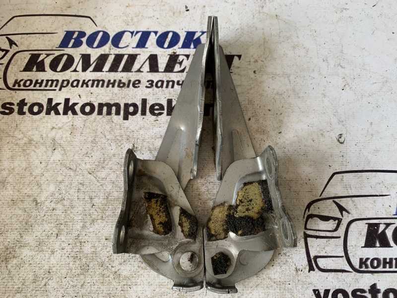 Петля капота Mitsubishi Colt Plus Z23W 4A91