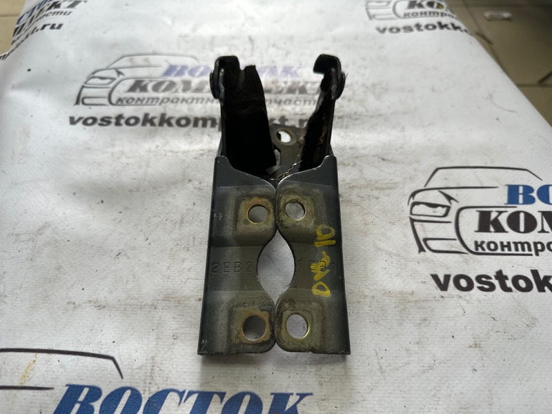 Петля капота Mitsubishi Colt Plus Z23W 4A91