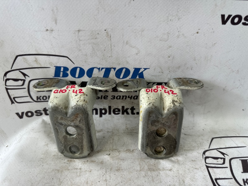 Петля двери Nissan Tiida NC11 HR15DE перед прав