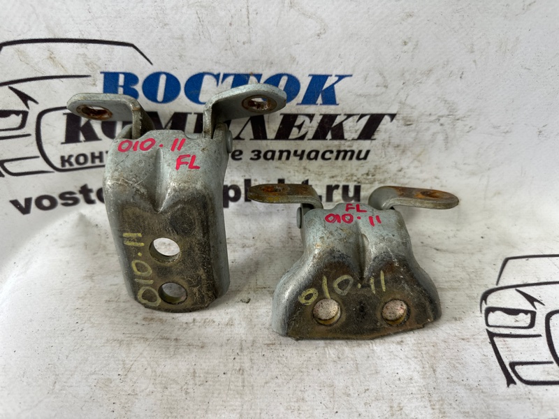 Петля двери Nissan March AK12 CR12DE перед лев