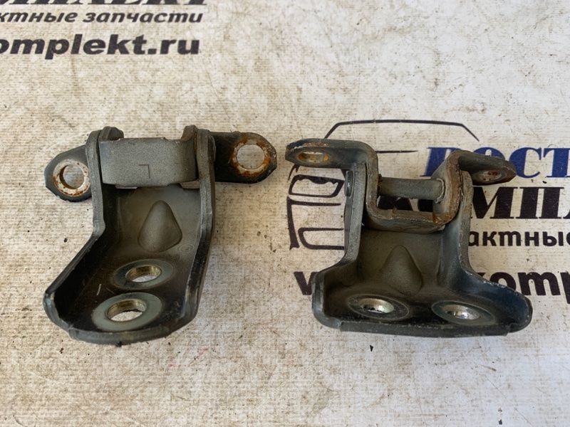 Петля двери Nissan Wingroad NY12 HR15DE перед лев