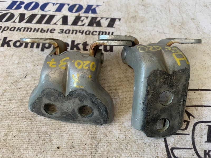 Петля двери Nissan Note 2009 E11 HR15DE перед лев