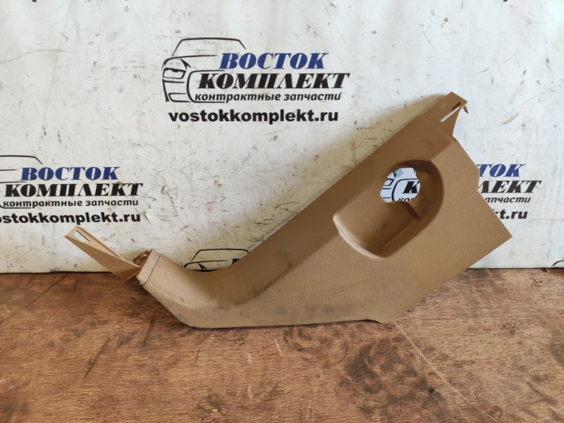 Накладка на стойку кузова Porsche Cayenne 2003 955 M48.00 лев