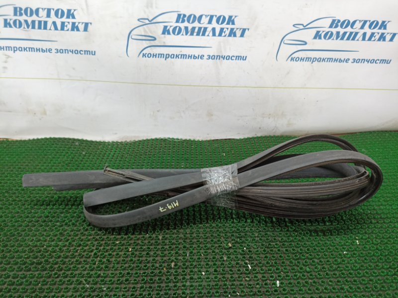 Молдинг крыши Honda Mobilio Spike GK1 L15A