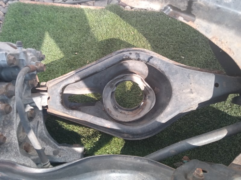 Рычаг подвески Honda Elysion 2006 RR1 K24A зад прав