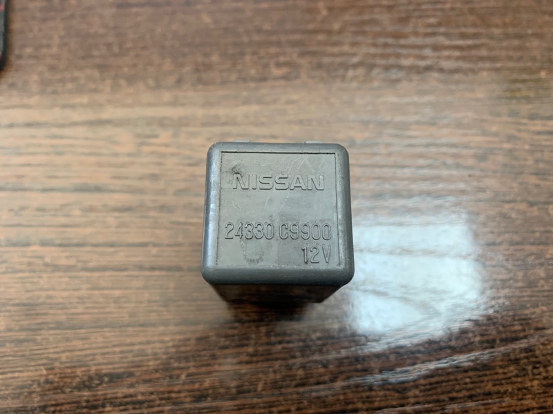 Реле Nissan Serena TC24 QR20DE