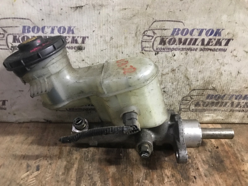 Главный тормозной цилиндр Honda Inspire UC1 J30A