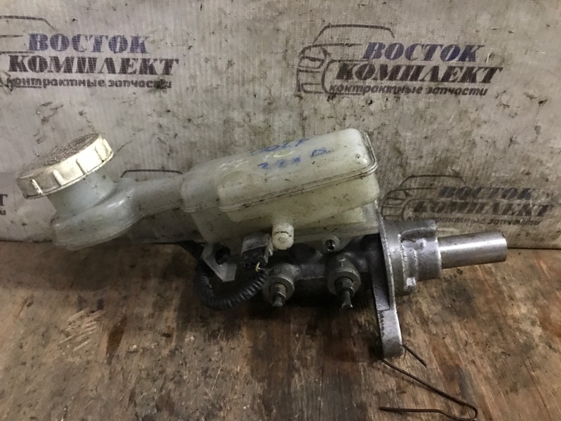 Главный тормозной цилиндр Mitsubishi Colt Z21A 4A90