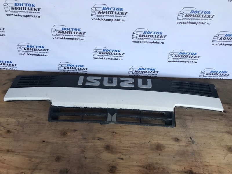 Решетка радиатора Isuzu ELF NKR55E 4JB1