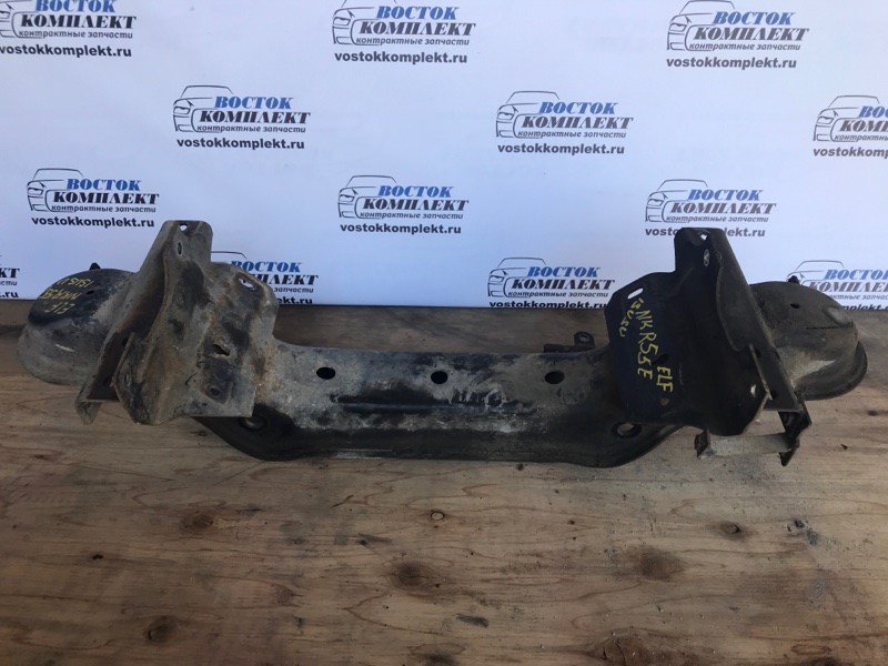 Балка подвески Isuzu ELF NKR55E 4JB1 перед