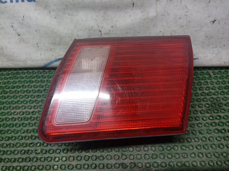 Фонарь вставка багажника Mitsubishi Diamante F31A прав