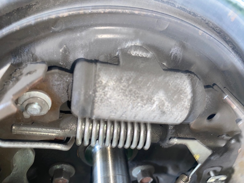 Рабочий тормозной цилиндр Honda Freed 2008 GB3 L15A зад прав