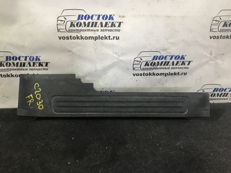 Накладка порога Honda Elysion 2006 RR1 K24A перед прав