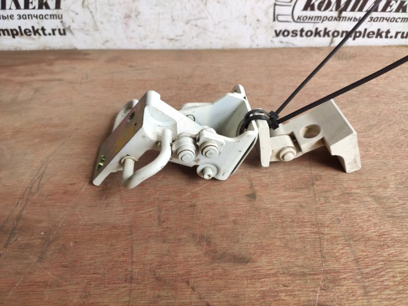 Петля двери Porsche Cayenne 2003 955 M48.00 зад прав