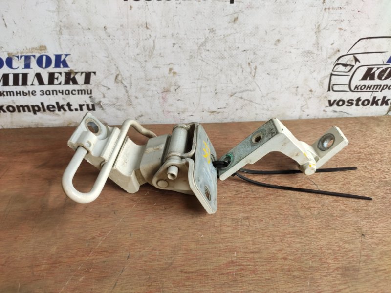 Петля двери Porsche Cayenne 2003 955 M48.00 перед прав