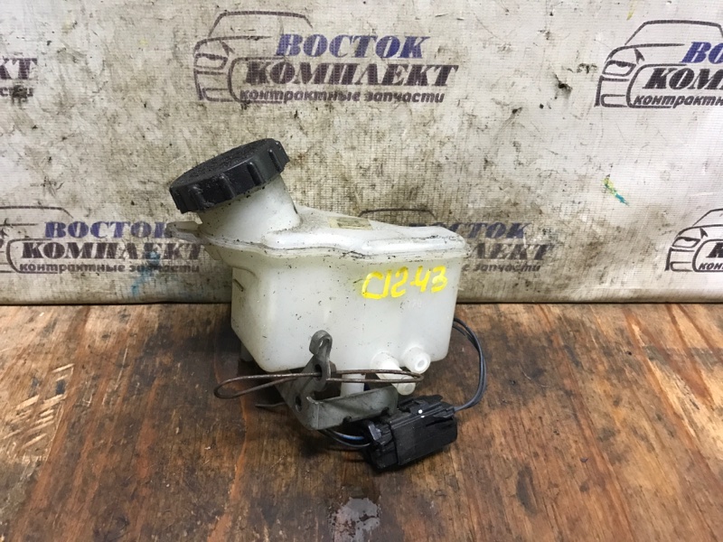 Бачок тормозной Nissan Vanette 2004 SK82TN F8