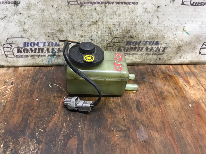 Бачок тормозной Toyota Carina AT192 5A-FE