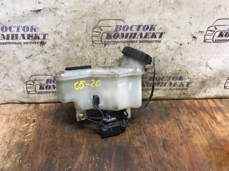 Бачок тормозной Mazda Bongo SKF2M RF