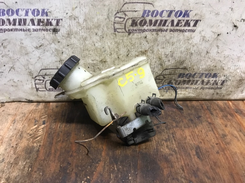 Бачок тормозной Mazda Bongo SK82M F8