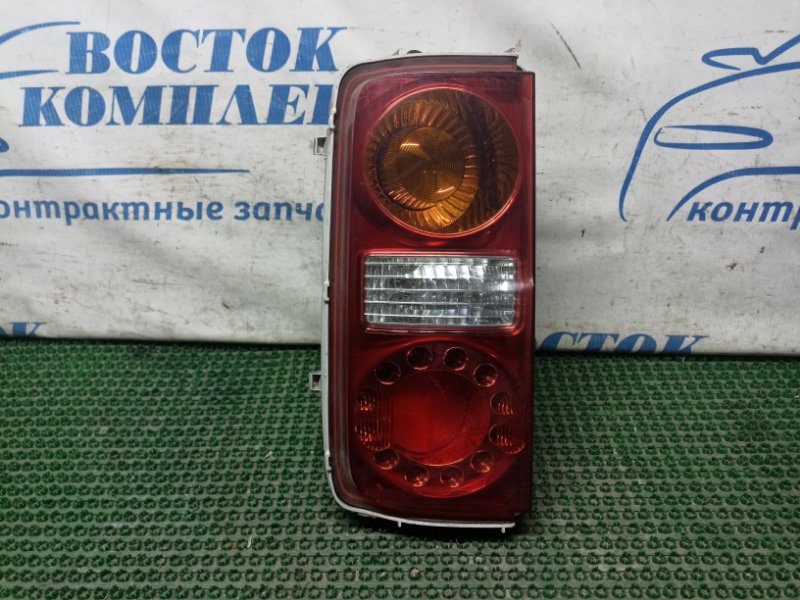 Фонарь стоп-сигнала Nissan Elgrand E51 VQ35DE лев