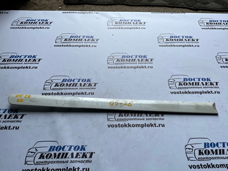 Молдинг на дверь Honda Saber UA5 J32A зад прав