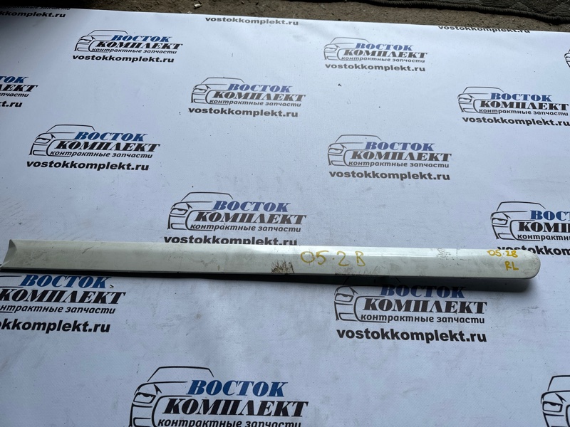 Молдинг на дверь Honda Saber UA5 J32A зад лев