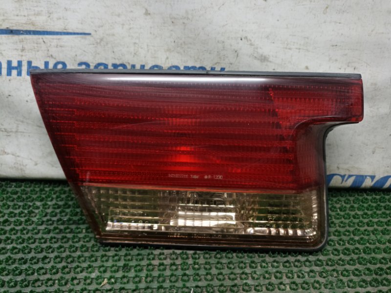 Фонарь вставка багажника Nissan Sunny FB15 QG15DE лев