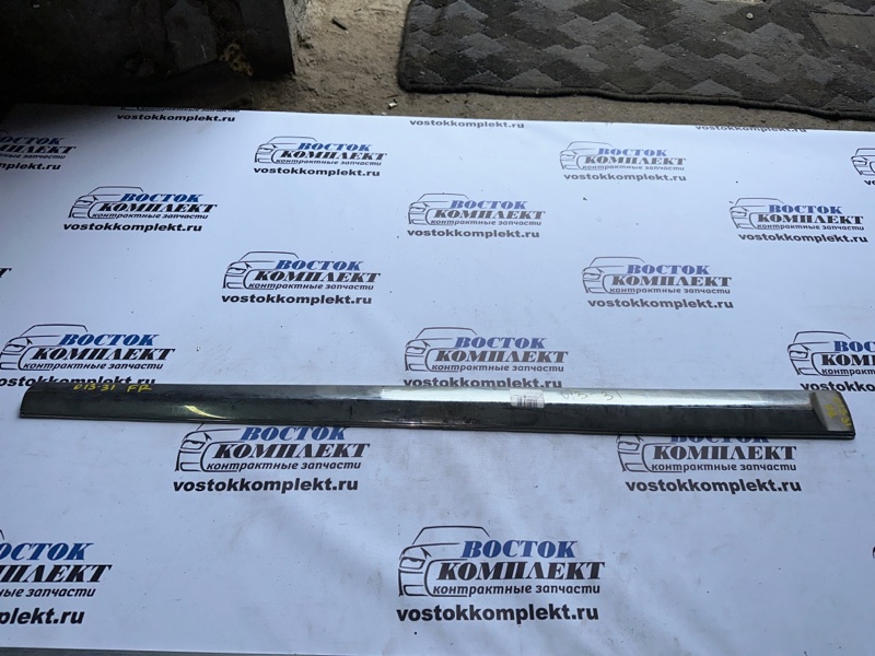 Молдинг на дверь Toyota Duet M101A K3-VE перед прав