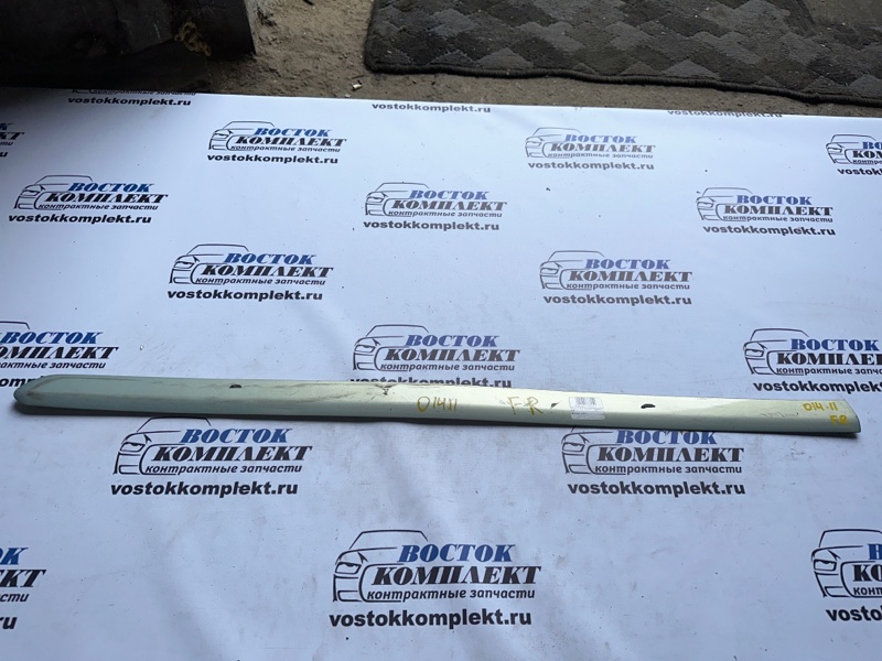 Молдинг на дверь Toyota Raum 2005 NCZ20 1NZ-FE перед прав