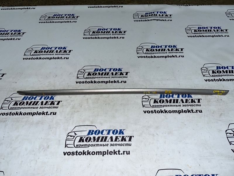 Молдинг на дверь Mitsubishi Diamante F36A 6G72 зад прав