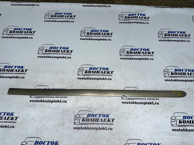 Молдинг на дверь Toyota Ipsum ACM21W 2AZ-FE зад прав