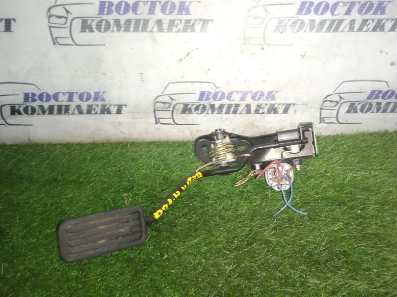 Педаль газа Toyota Vitz SCP13 2SZ-FE