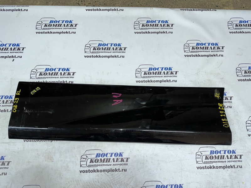 Накладка двери Toyota Voxy 2005 AZR60G 1AZ-FSE зад лев