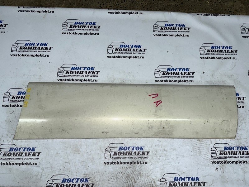 Накладка двери Toyota Ipsum SXM15G 3S-FE перед прав