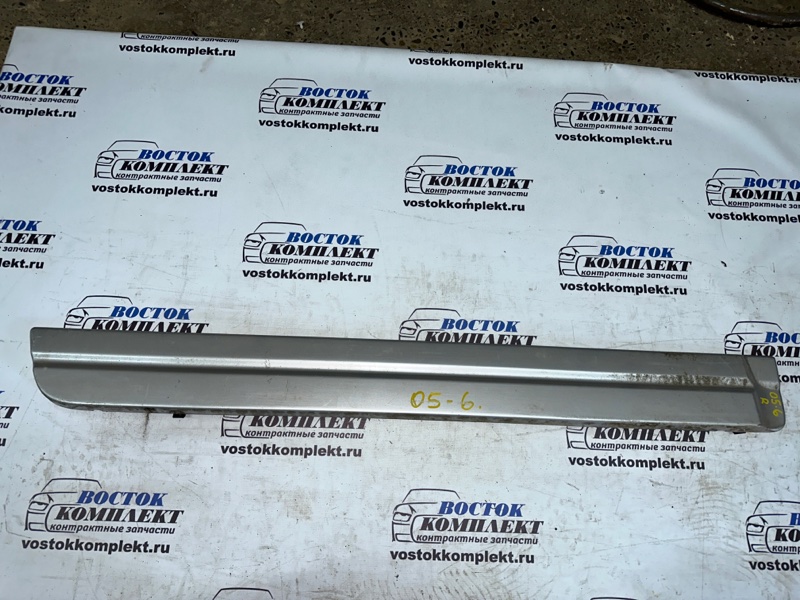 Накладка двери Suzuki Jimny JB23W K6A прав