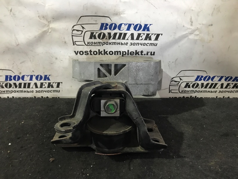 Подушка двигателя Nissan Cube 2007 YZ11 HR15DE прав