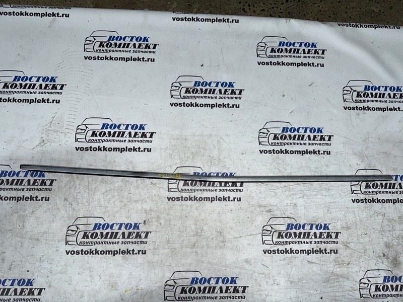 Молдинг на дверь BMW 525I E60 M54B25 перед лев