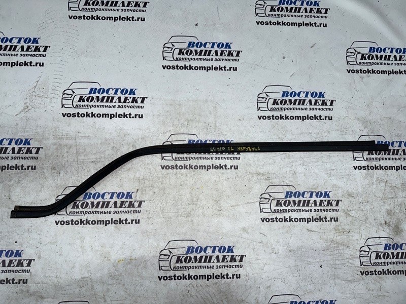 Молдинг на дверь Mazda Bongo SKP2M L8 перед лев