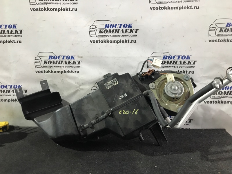 Корпус вентилятора отопителя Nissan Liberty 2003 RM12 QR20DE