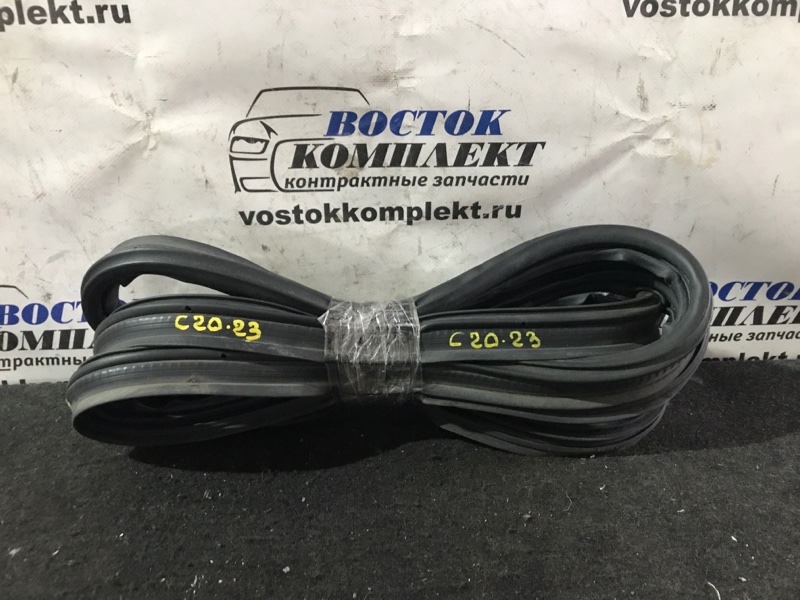 Уплотнительная резинка двери багажника Nissan Note 2007 E11 HR15DE