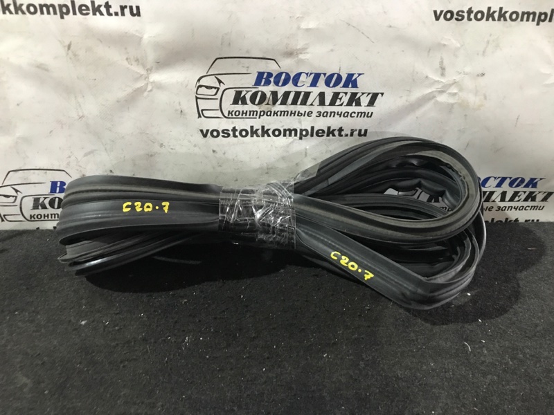 Уплотнительная резинка двери багажника Nissan Cube 2007 YZ11 HR15DE