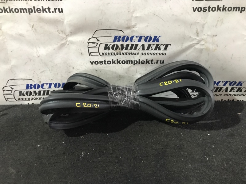 Уплотнительная резинка двери багажника Mazda Verisa 2006 DC5W ZY-VE