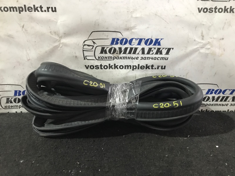 Уплотнительная резинка двери багажника Renault Lutecia RH5F1 H5F