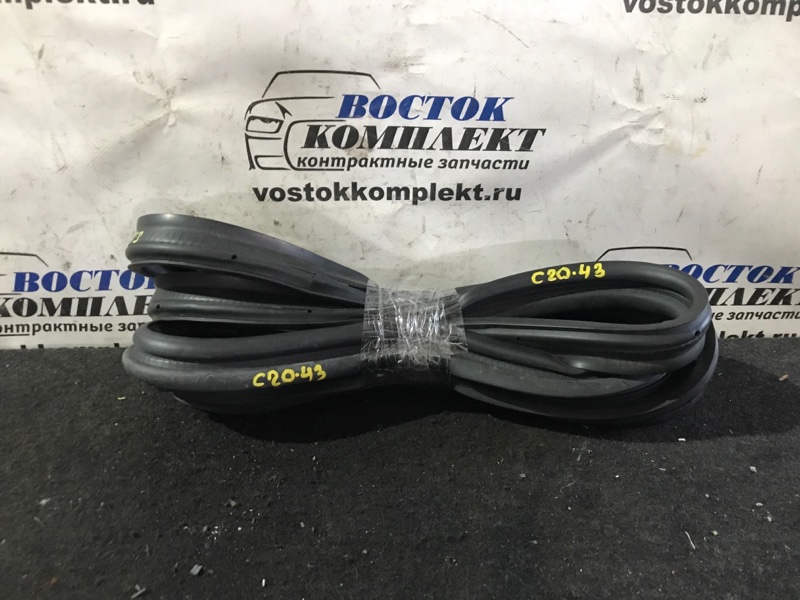 Уплотнительная резинка двери багажника Mazda Demio DEJFS P3-VPS